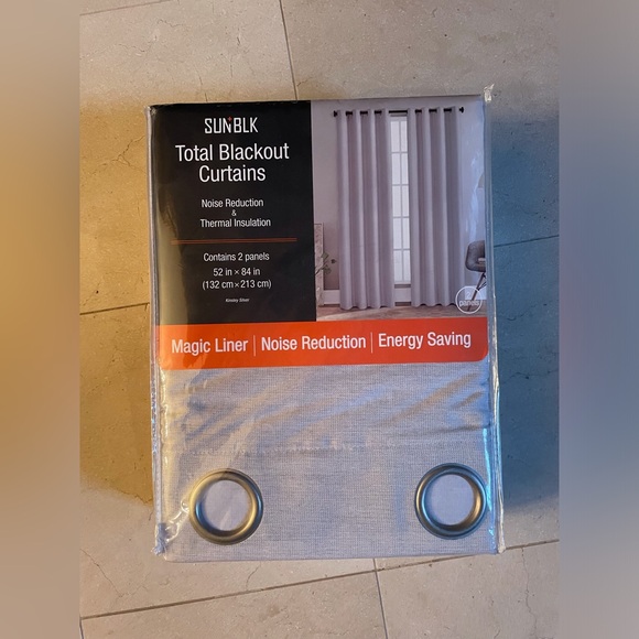 New Blackout 2 panel drapes Sunblk  “Kinsley silver”  thermal lined 52x84 - Picture 1 of 6